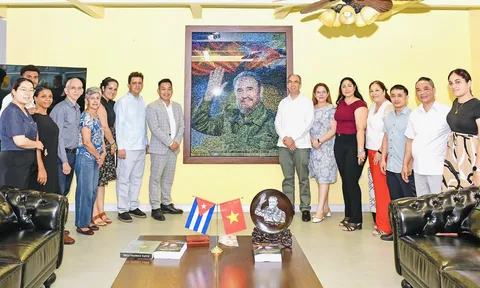 Viện Kinh tế, Văn hóa và Nghệ thuật với ba tác phẩm thể hiện lòng tri ân Lãnh tụ Cuba Fidel Castro Ruz